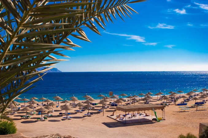 Hurghada on the Red Sea – Egyptian coastline and turquoise water